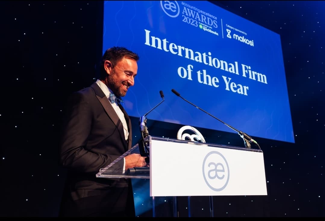 Ilan presenting International Firm of the Year at the Accounting Excellence Awards 2023